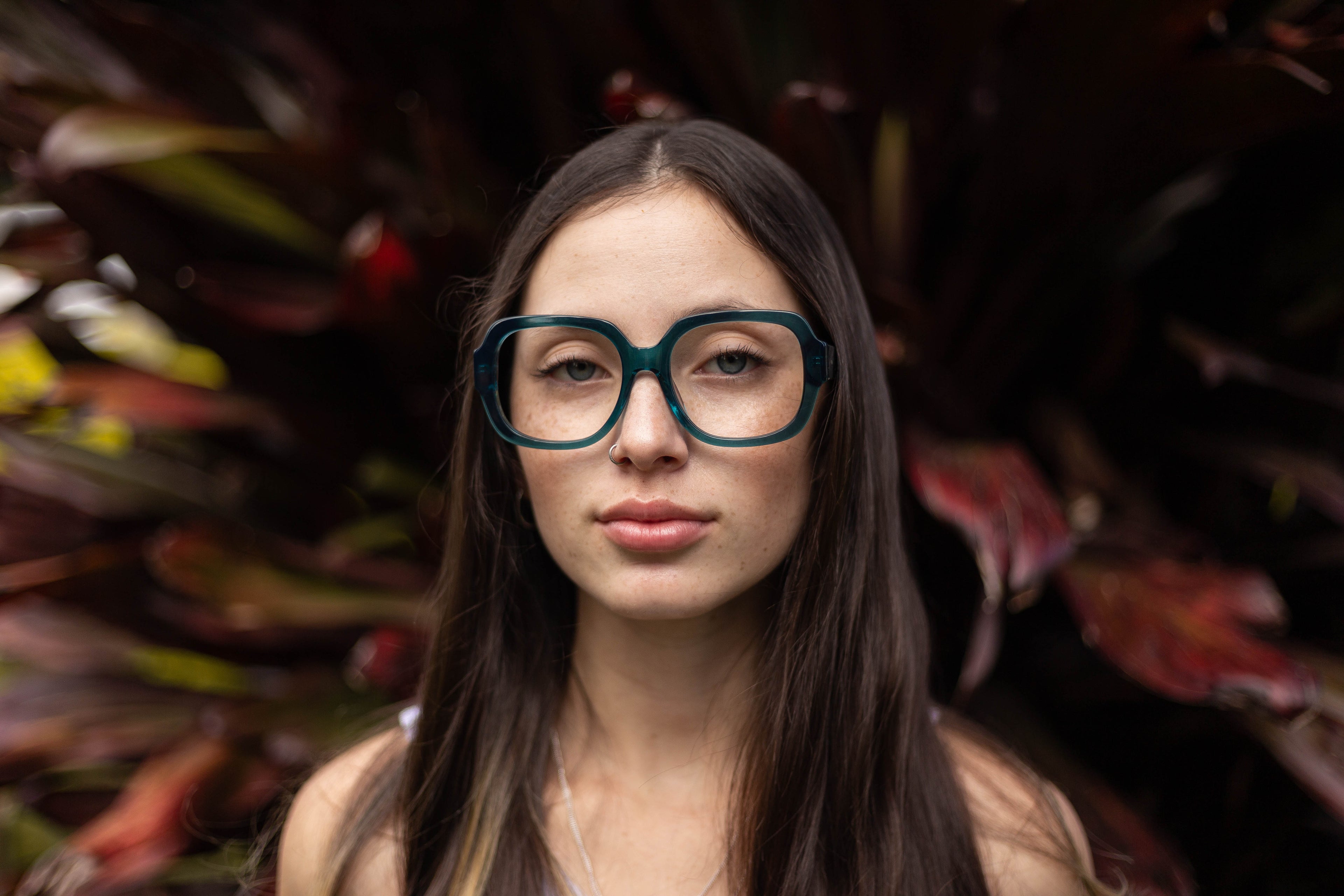 Imagen chica usando gafas