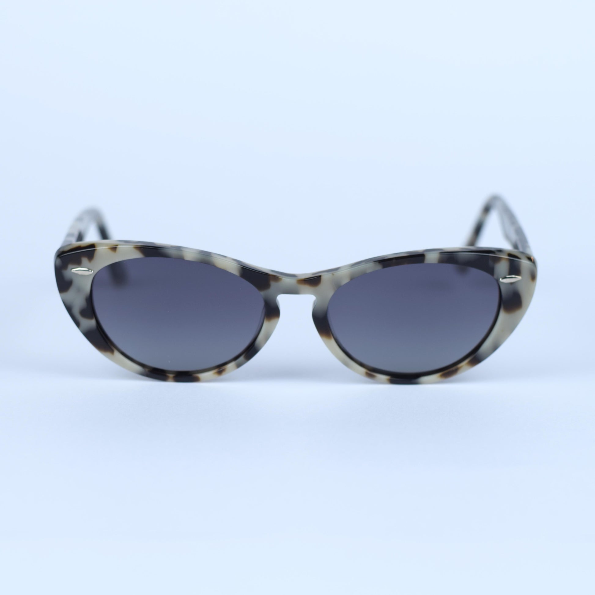 Gafas de sol unisex polarizadas con protección UV, fabricadas en material resistente de acetato.